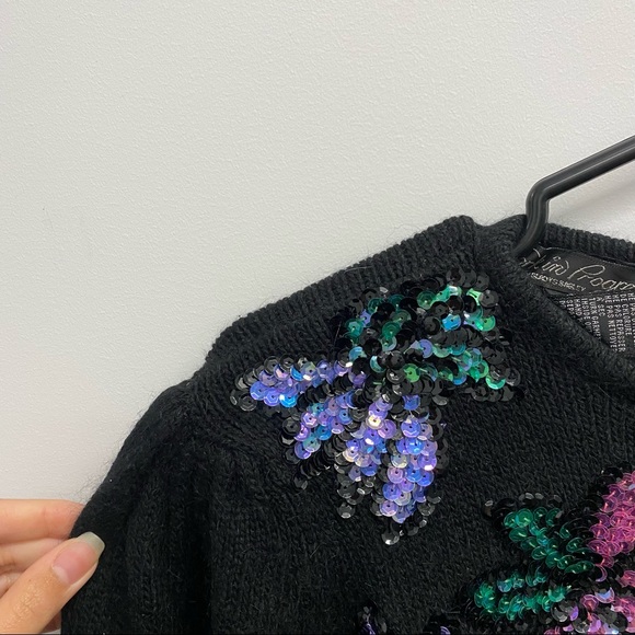 VINTAGE SILK TOP WITH RHINESTONES - Picture 8 of 8